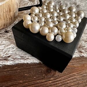 Hand crafted Pearl Cluster black wood trinket box